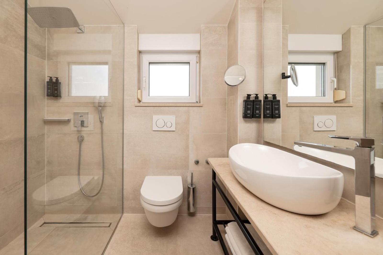 Rooms & Restaurant Matanovi Dvori Sukošan Εξωτερικό φωτογραφία